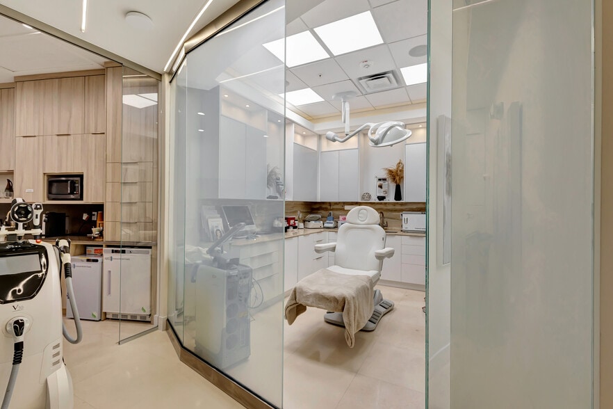 More Photos Of 2151 S Alternate A1A Hwy, Jupiter Medical For Sale