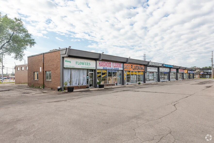 Primary Photo Of 1846-1872 Dundas St E, Mississauga Freestanding For Lease