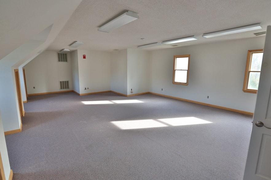 More Photos Of 77 State Rd, Dartmouth Office For Lease