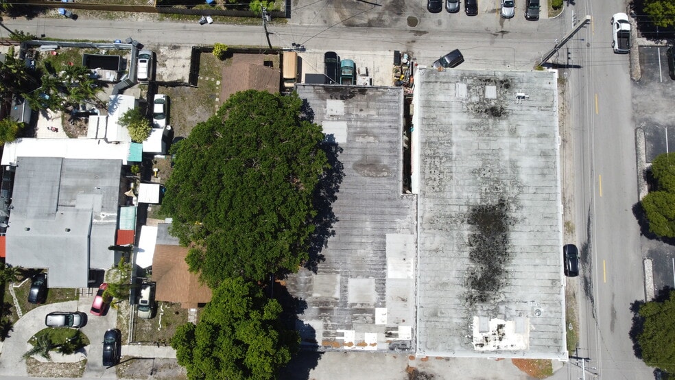 More Photos Of 1950 Grant St, Hollywood Warehouse For Sale