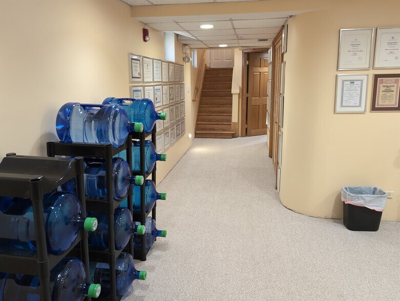 More Photos Of 417 N Hough St, Barrington Medical For Sale