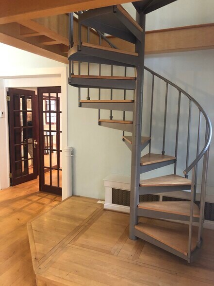 More Photos Of 1 Saint Mathews Ct NW, Washington Flex For Lease