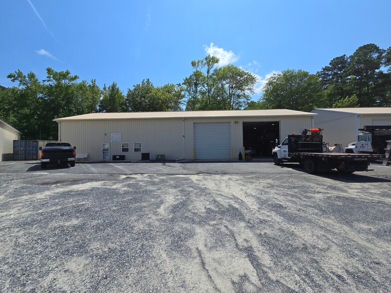 More Photos Of 37425 Dale Earnhardt Blvd, Frankford Warehouse For Lease