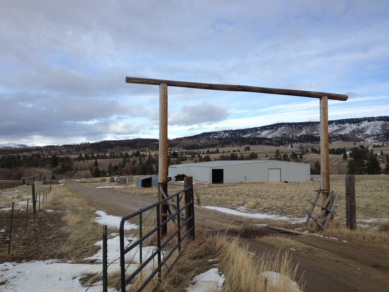 More Photos Of 5990 Spokane Ranch Rd, Helena Warehouse For Lease