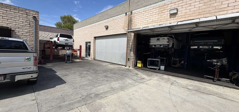 More Photos Of 1880 Sinaloa Rd, Simi Valley Auto Repair For Sale