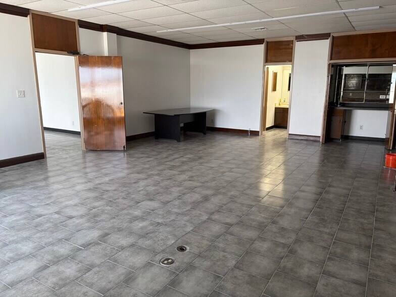 More Photos Of 2601 Lexington St, Kenner Warehouse For Sale