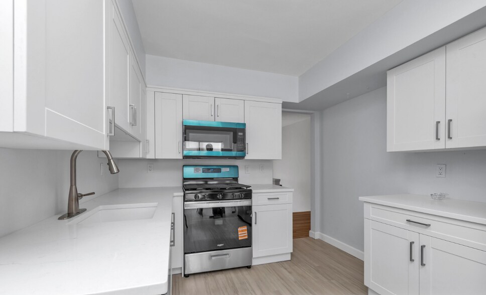 More Photos Of 2461 Merrick Ave, Merrick Medical For Sale