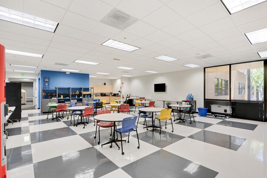 More Photos Of 980 University Ave, Los Gatos Flex For Sale