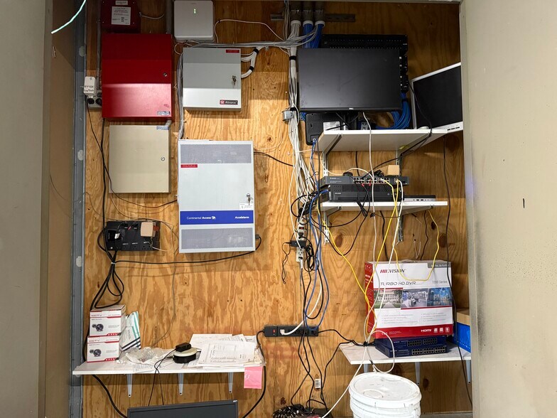 More Photos Of 53 Hancock St, Stratford Manufacturing For Sale