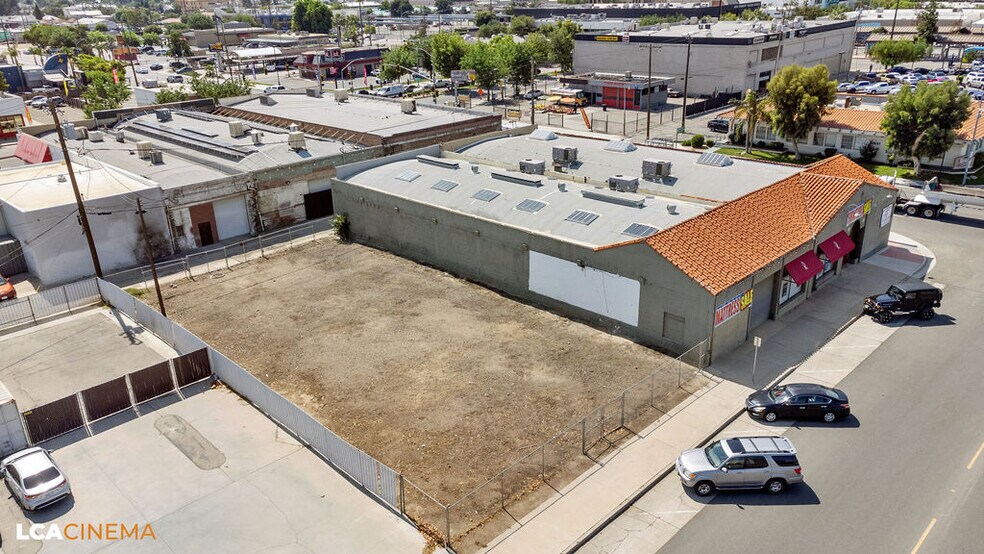 More Photos Of 2300 Eye St, Bakersfield Storefront Retail Office For Sale