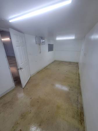 More Photos Of 950 Old Dixie Hwy, Lake Park Warehouse For Lease