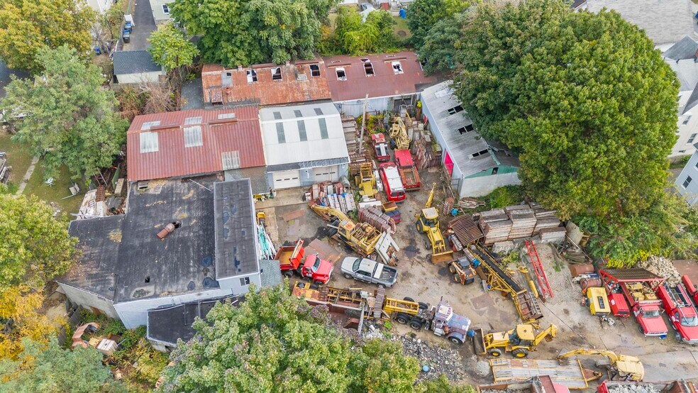 More Photos Of 5 Roosevelt St, Bridgeport Warehouse For Sale