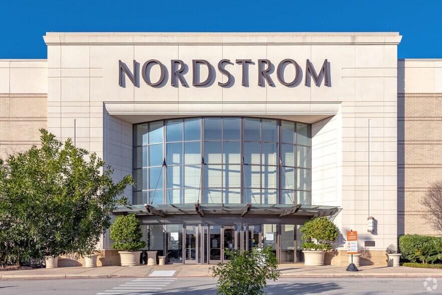 More Photos Of 15900 La Cantera Pky, San Antonio Unknown For Lease