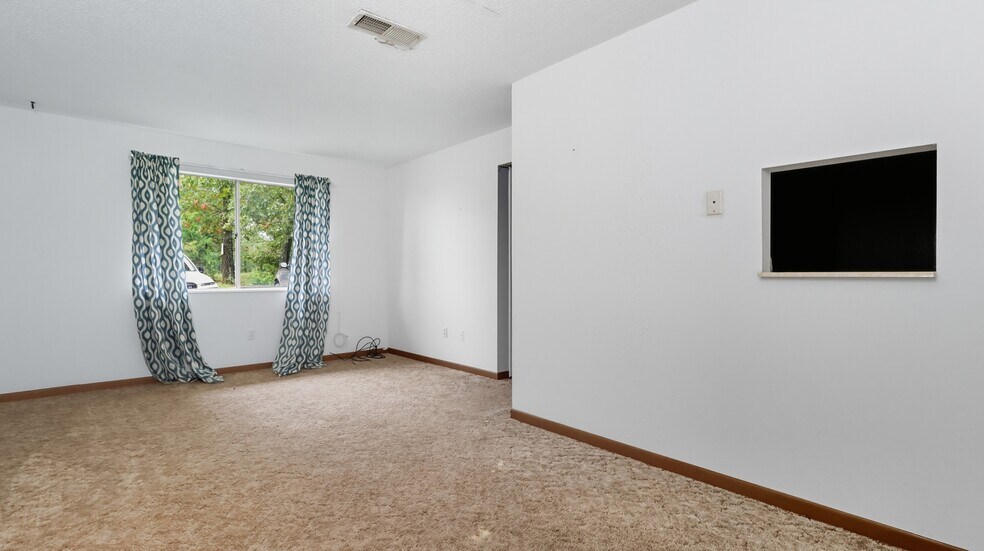 More Photos Of 23195 Shannon Ln, Summersville Apartments For Sale