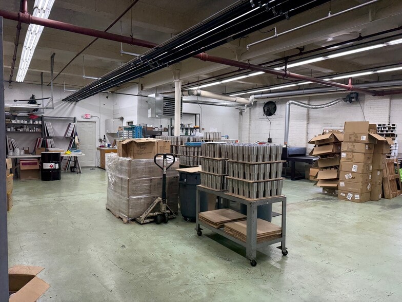 More Photos Of 21 Sabin St, Pawtucket Manufacturing For Lease