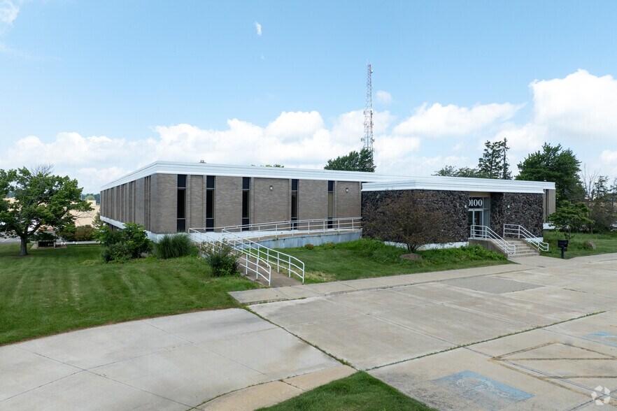 More Photos Of 10100 Brecksville Rd, Brecksville Office For Lease