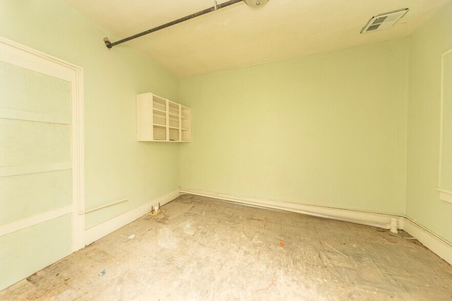 More Photos Of 220 SW 25th St, Oklahoma City Storefront Retail Office For Sale