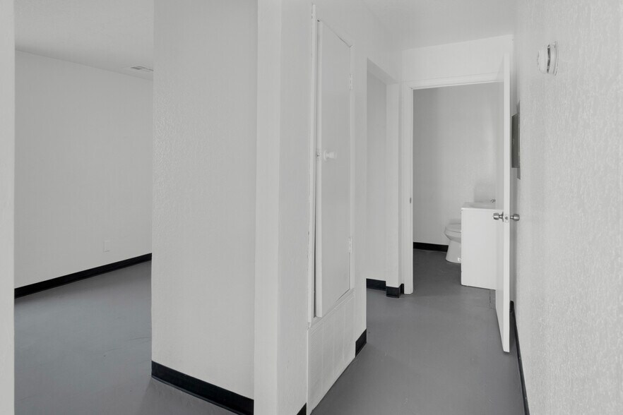 More Photos Of 7030 W Wilshire Blvd, Oklahoma City Storefront Retail Office For Sale