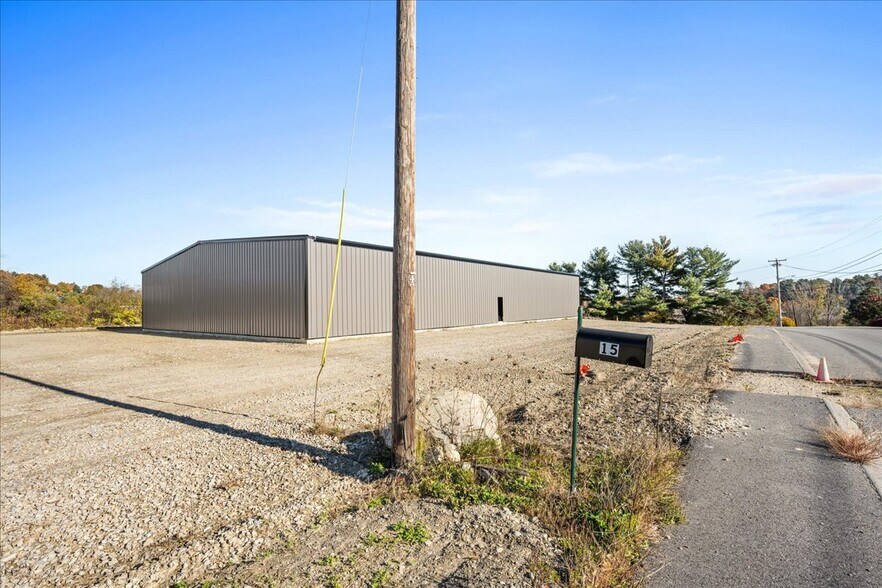 More Photos Of 15 Technology Dr, Auburn Warehouse For Lease