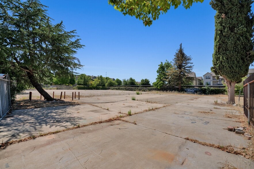 More Photos Of 6620-6630 4th, Sacramento Land For Sale