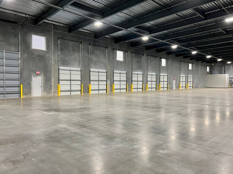 More Photos Of 20821 Clay Center Dr, Katy Distribution For Sale