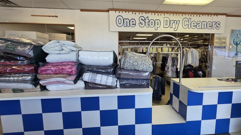 More Photos Of 15254-15260 Middlebelt Rd, Livonia Freestanding For Sale