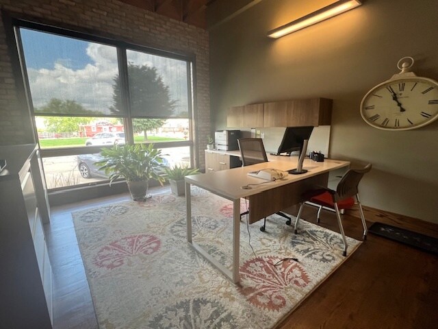 More Photos Of 220 N River St, East Dundee Freestanding For Sale