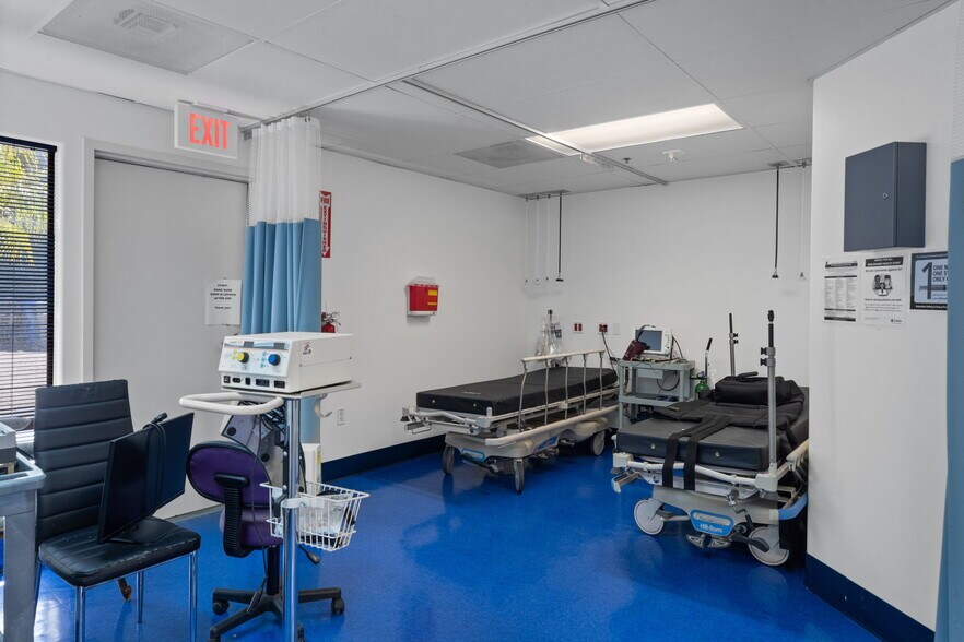 More Photos Of 2802 Pacific Coast Hwy, Torrance Medical For Sale