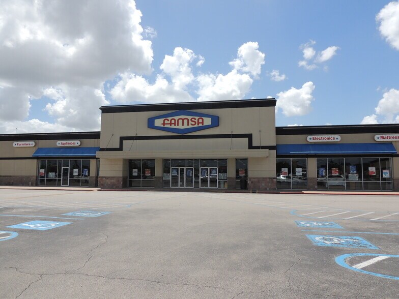 More Photos Of 3331-3341 Telephone Rd, Houston Unknown For Lease