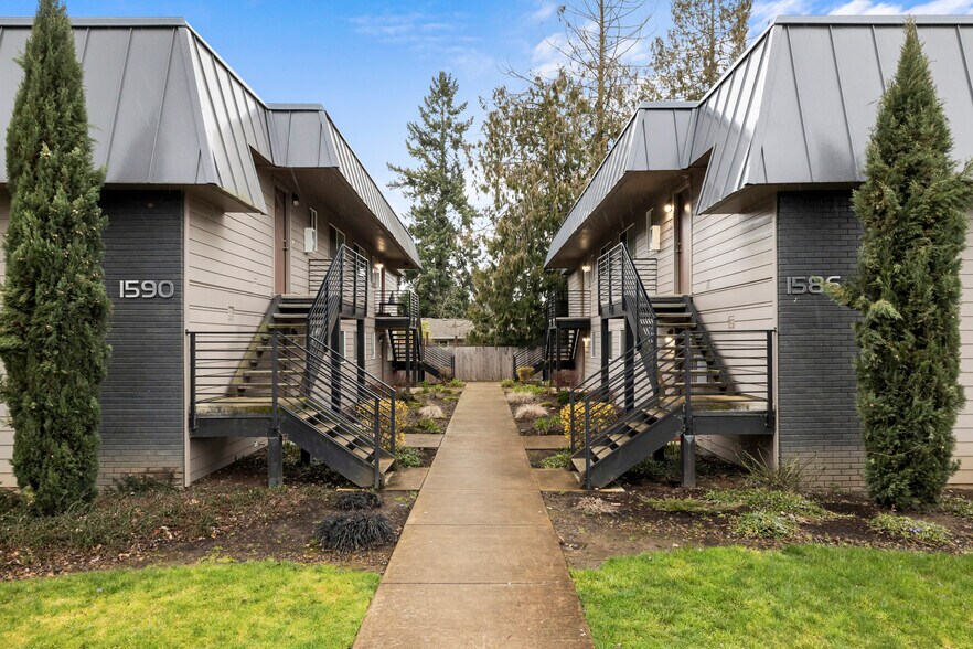 More Photos Of 1570 James St, Woodburn Apartments For Sale