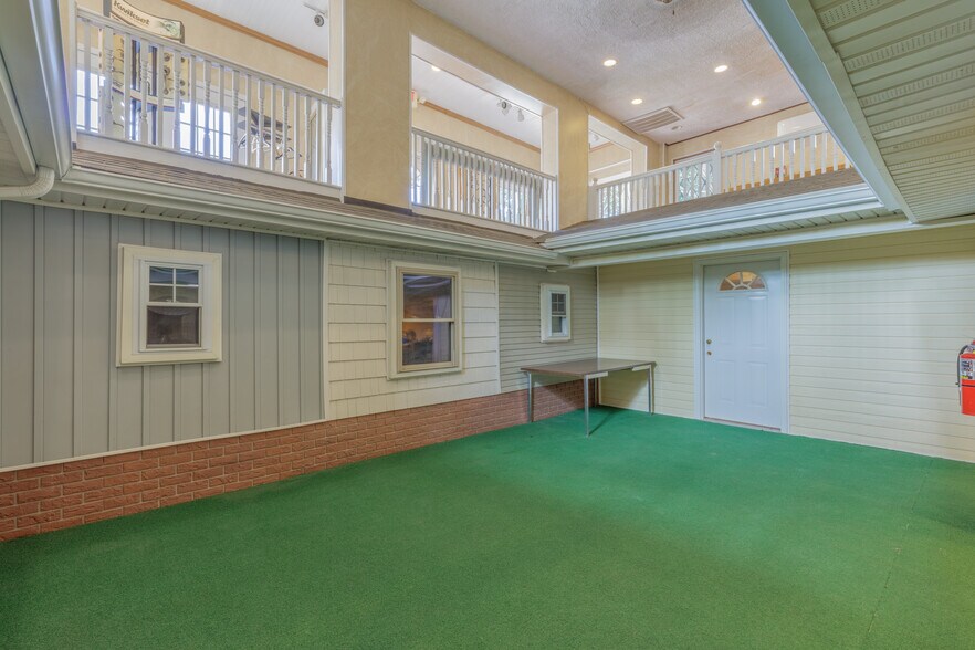 More Photos Of 3709 Brainerd Rd, Chattanooga Office For Sale