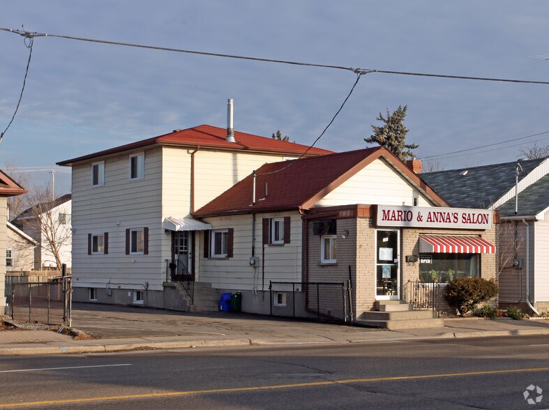 Primary Photo Of 248 Bloor St E, Oshawa Storefront Retail Residential For Sale