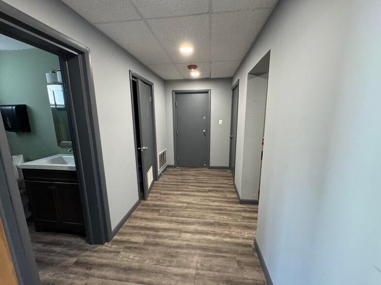 More Photos Of 205 Brick Kiln Rd, Winchester Warehouse For Sale