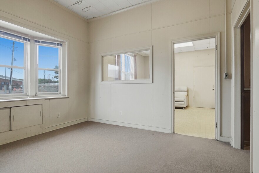 More Photos Of 401 Hodges Ave, Albany Industrial For Sale