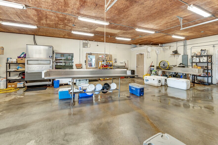 More Photos Of 2241 State Highway 35 N, Port Lavaca Storefront For Sale