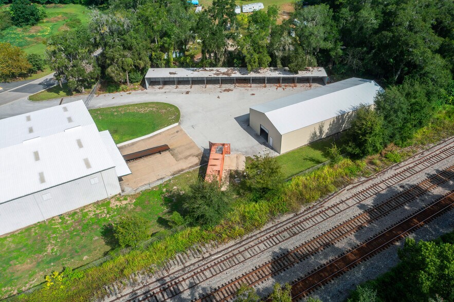 More Photos Of 1056 NE 16th St, Ocala Industrial For Lease