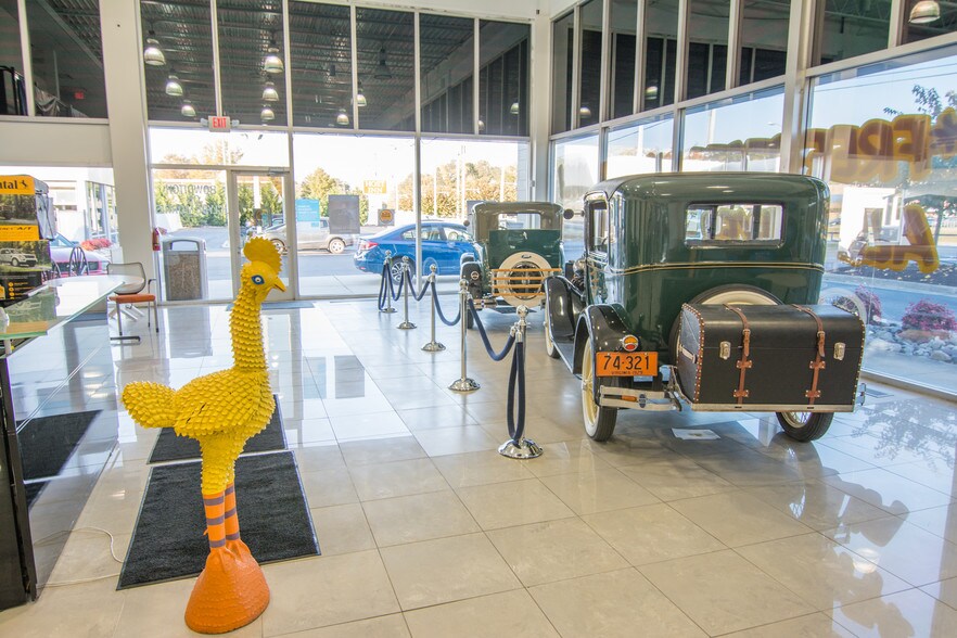 More Photos Of 975 J Clyde Morris Blvd, Newport News Auto Dealership For Lease