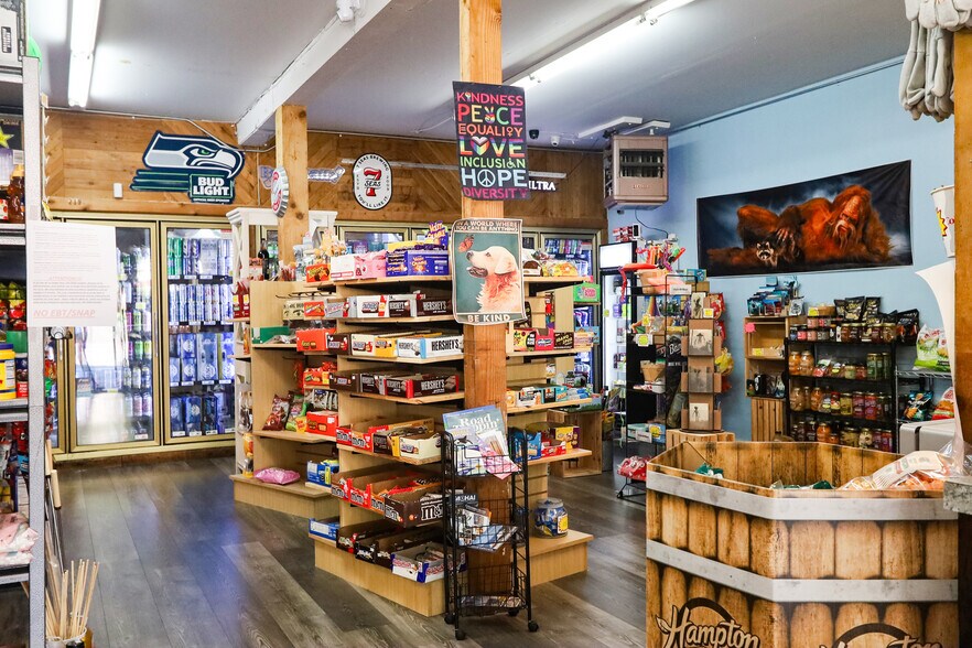More Photos Of 814 Lincoln St, Hoquiam General Retail For Sale