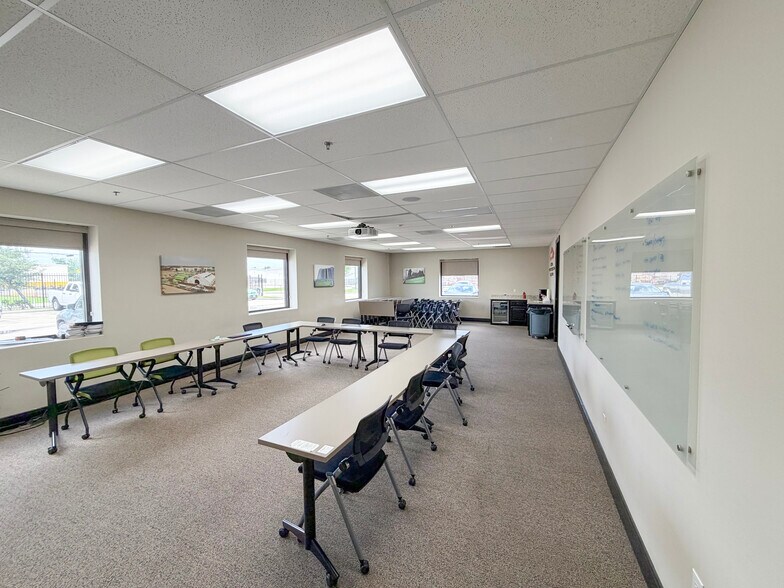 More Photos Of 2436 Peyton Rd, Houston Industrial For Lease