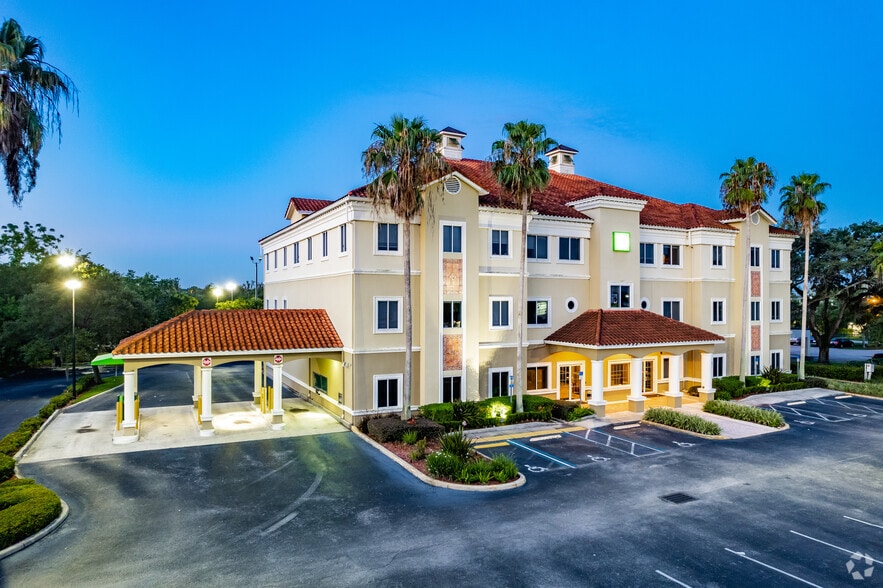 More Photos Of 12200 W Colonial Dr, Winter Garden Office For Lease
