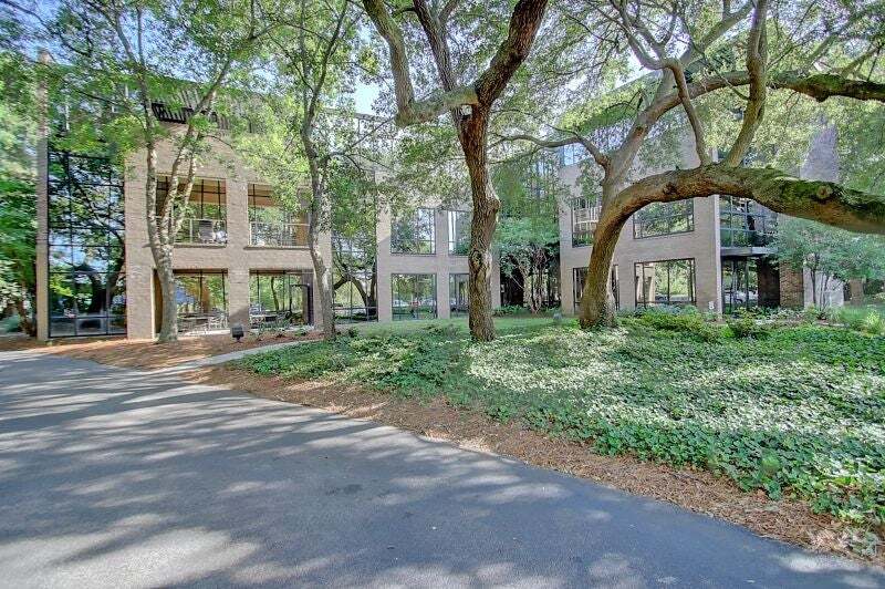 More Photos Of 710 Johnnie Dodds Blvd, Mount Pleasant Medical For Sale