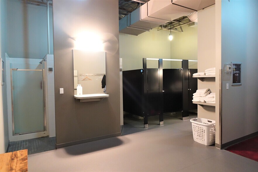 More Photos Of 11817 105th Ave, Edmonton Restaurant For Lease