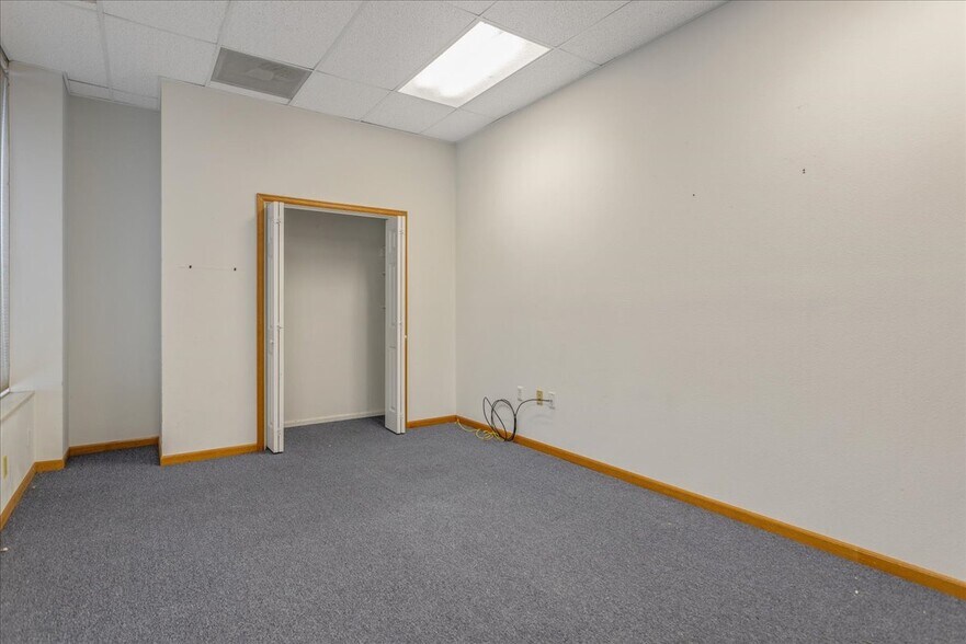 More Photos Of 1803-1807 Capitol Ave, Cheyenne Office For Sale