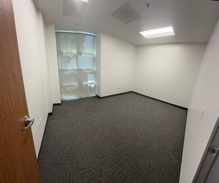 More Photos Of 10274 Birtcher Dr, Jurupa Valley Warehouse For Sale