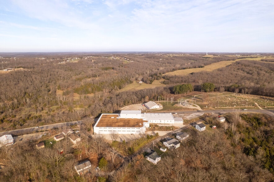 More Photos Of 209 W Main St, Linn Warehouse For Sale