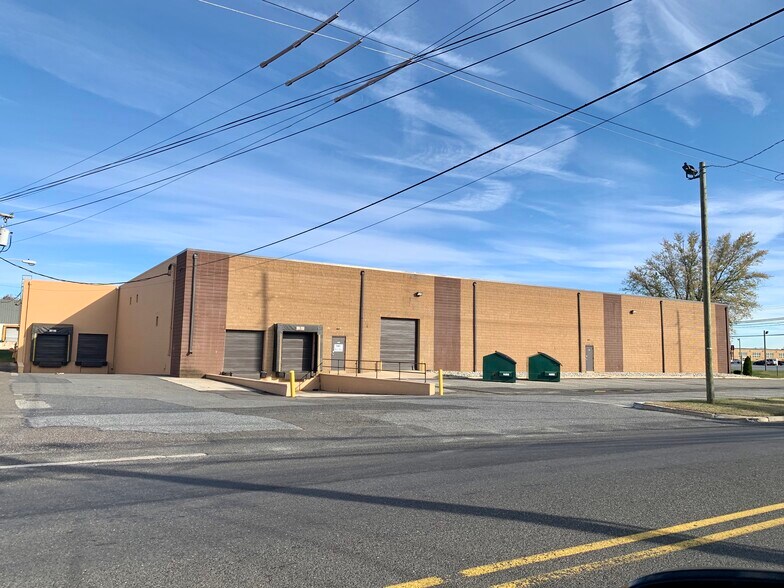 More Photos Of 933-943 Hylton Rd, Pennsauken Warehouse For Lease