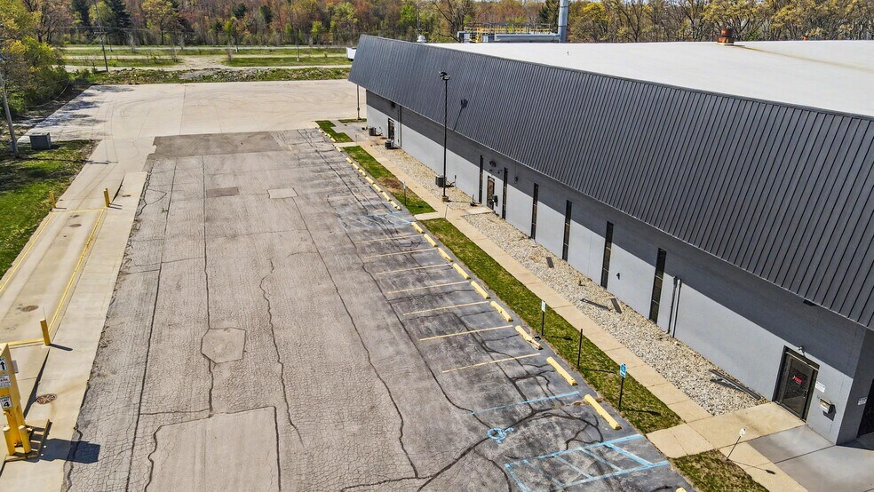 More Photos Of 2281 Port City Blvd, Muskegon Warehouse For Sale