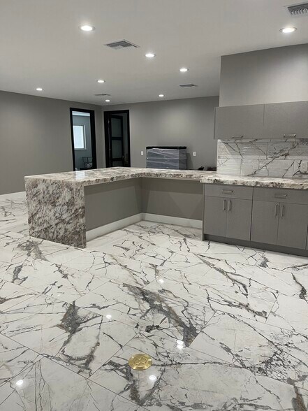 More Photos Of 416 SE Flamingo Ave, Stuart Medical For Sale