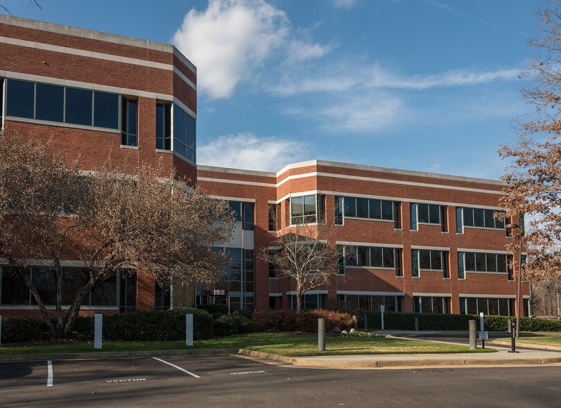 More Photos Of 1 Park West Cir, Midlothian Office For Lease