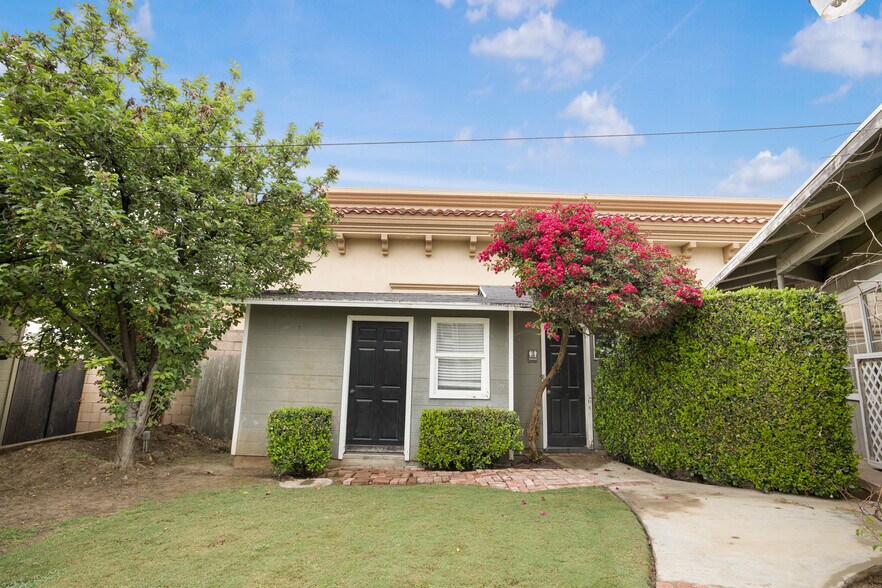 More Photos Of 801 W Whittier Blvd, La Habra Storefront Retail Residential For Sale
